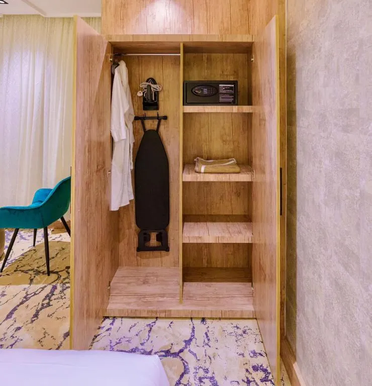 King Room